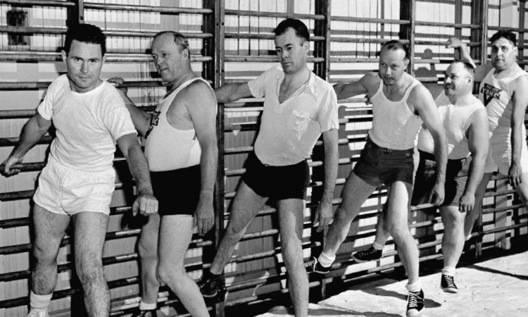 YMCA, 1940